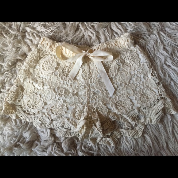 Full Tilt Shorts - Picture 3 of 6